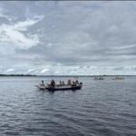 Bombeiros reiniciam operações de busca a idoso desaparecido após acidente fluvial no Amazonas
